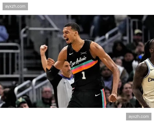 文班亚马季后赛首秀砍35分，马刺主场击退开拓者